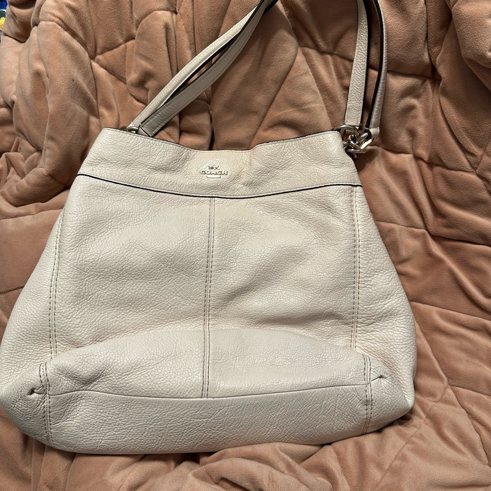 Coach Off-White Leather Shoulder Bag